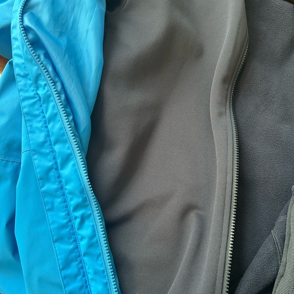 The North Face Blue Jacket - Picture 16 of 16